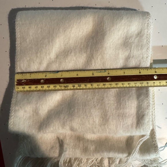 Alpaca Camargo Ivory Scarf with Stitched Logo NWOT - Picture 3 of 4